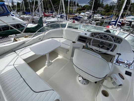 35ft Spacious Motor Yacht Rental in Marina del Rey, California