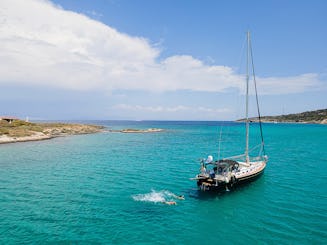 Crucero semiprivado diario en velero con almuerzo