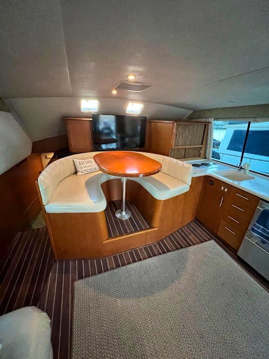 40 ft Luxury Sports Yacht for up to 12 people 