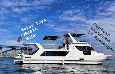 ⛴️57' Party Yacht 🥂-San Diego-3 Decks-Bathroom -BYOB-13Pax 👫 ⛴️