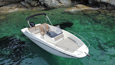 FIRULAIS, THE IDEAL BOAT TO EXPLORE THE BAY OF ROSES