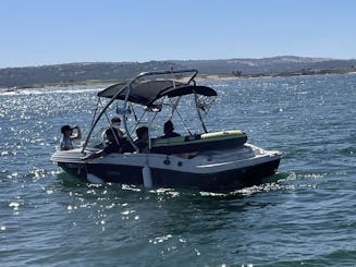 🌊 Journée ultime sur le lac : plongée en tube, croisière et ambiance au coucher du soleil sur un bateau de sport !