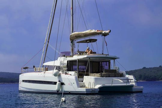 Bali Catamaran 4.3, Sailing version