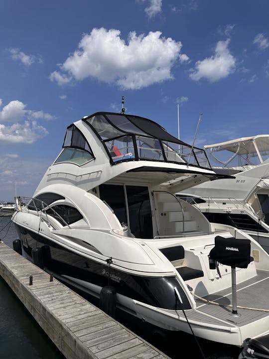 Sedán deportivo de lujo Flybridge de 48 pies de Cruiser Yachts