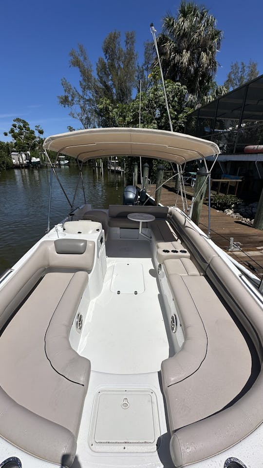 21ft Hurricane SunDeck Sport