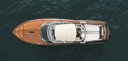 Yacht à moteur Riva Rivarama 44 à louer sur la côte amalfitaine, Campanie