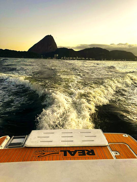 27ft Mavi Real Motor Yacht Rental in Rio de Janeiro, Brazil