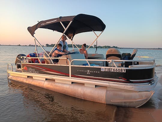 Trazemos o barco até você em qualquer lugar no lago Cedar Creek ou no lago Atenas, TX.