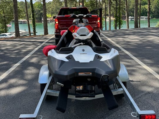 新しい 2024 シードゥースパークトリックスジェットスキー-3 人乗り