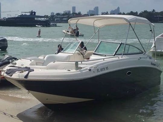 🚤 Alquile este barco con cubierta para huracanes de 24 pies: su clave para una aventura isleña en Key West