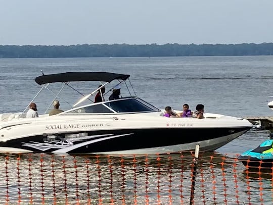 30ft Rinker 229 Bowrider - A fun boat that you will love!!