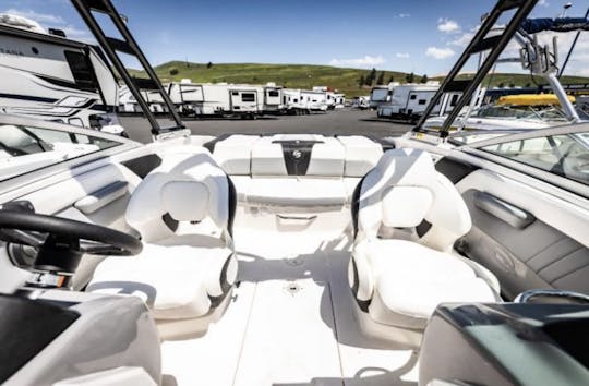 Lake Powell Daily Rentals- 2022 Chaparral Surf
