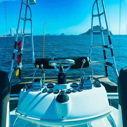 Luhrs 42ft Yacht Sportfishing  Experience in Mazatlan