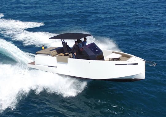 DeAntonio D28 Open Habeas Corpus Motor Yacht Rental in Eivissa, Illes Balears