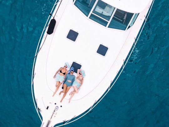 Enjoy Oahu’s south shore and Waikiki on Rubicon, a beautiful 45’ private yacht
