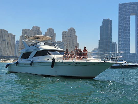 58 pieds | 22 personnes et membres d'équipage | Yacht de fête américain ultramoderne | Jetski/DJ/karaoké