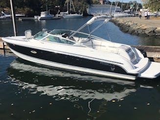 ¡Siéntese, relájese y disfrute en una Formula 260 SS!