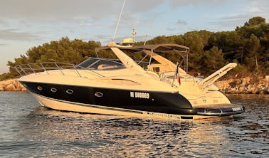 Sunseeker deslumbrante com o capitão na Riviera Francesa 