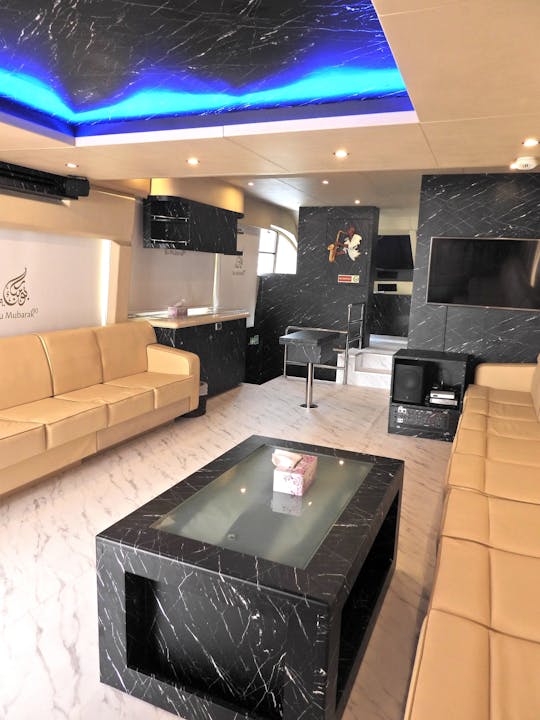 Superyate Bu Mubarak de 85 pies con jacuzzi