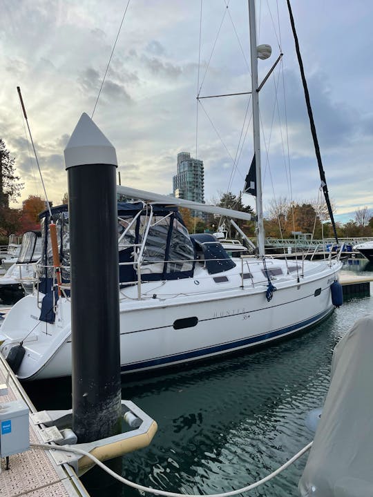 36ft Hunter Sailboat Rental in Vancouver, British Columbia