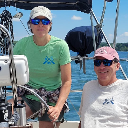 NAVIGUEZ sur le sud historique du lac Champlain à bord d'un voilier Catalina de 30 pieds