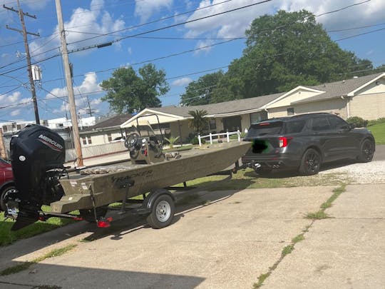 Grizzly Tracker 90hp Mercury in Avondale, Louisiana