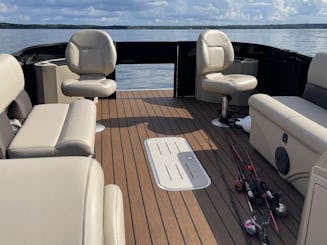 Balade relaxante de luxe avec le ponton Bentley 24 Fish 2021