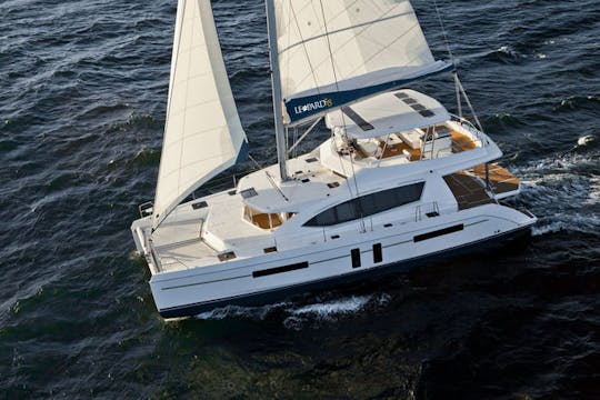 カリフォルニア州ロングビーチのオールインクルーシブのクルーヨットチャーター 58'Luxury Catamaran