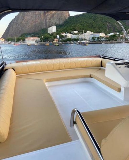 Bateau à moteur de luxe Intermarine de 44 pieds