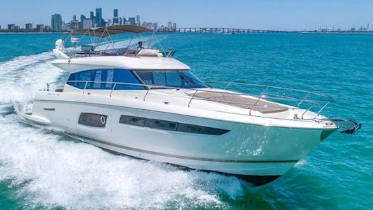 Prestige 550 de «Aristocat» de 55 pies en Anna Maria, Florida