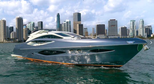 Cruise in Miami: Adonis 80' Numarine Power Mega Yacht - 13 Passengers