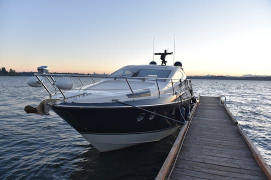 Marquis 500 Sport Coupe Motor Yacht