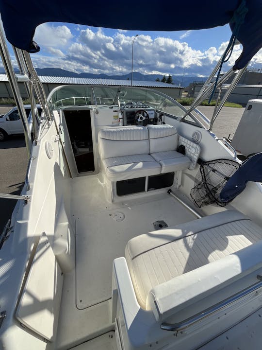 Cruise and fish in unmatched comfort with this 25ft Maxum Yacht