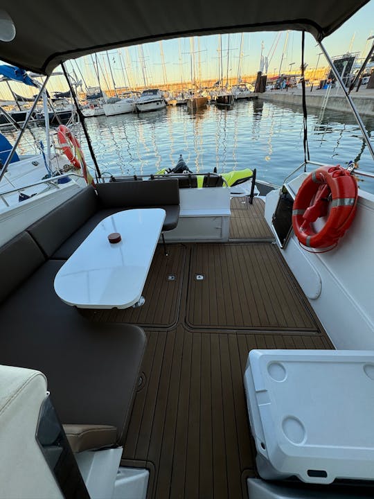 Luxury yacht for an unforgettable experience | 33ft Sunseeker San Remo