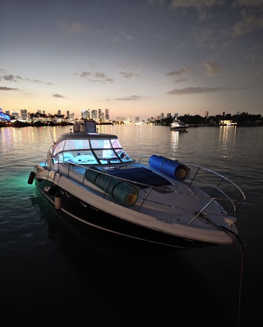 ⭐️⭐️⭐️⭐️⭐️ Profitez d'un yacht de luxe et d'un jetski de 48 minutes à Miami : Sea Ray Sundancer
