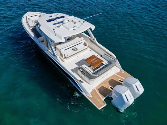 🔥 WELCOME ABOARD OUR BRAND NEW 2023 TIARA 43LS 20% OFF ALL CHARTERS 🔥