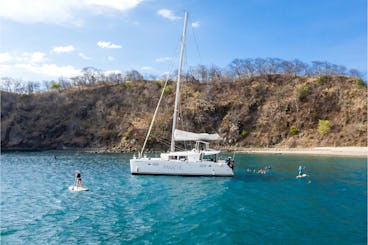Catamarán en Costa Rica: tour privado por la mañana con esnórquel y bebidas