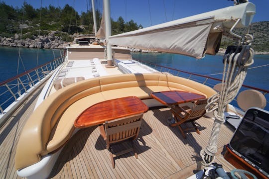 Beautiful Huge 105ft Lüx Gulet for 12 guests