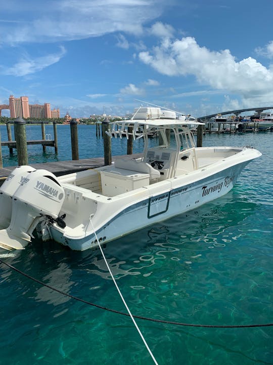 Console centrale de 33 pieds - Look and Sea : réservez le bateau de vos rêves aux Bahamas !