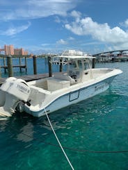 33FT Center Console - Look and Sea: Reserve Your Dream Boat in the Bahamas!