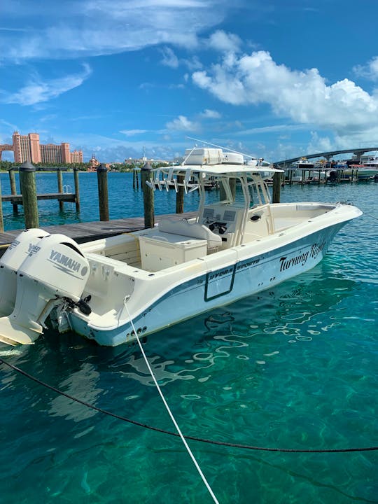 33FT Center Console - Look and Sea: Reserve Your Dream Boat in the Bahamas!