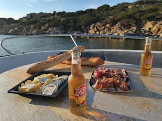 NOCHE DE APERITIVO AL ATARDECER CON EL CAPITÁN (TODO INCLUIDO)