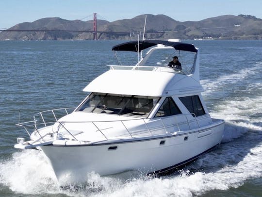 35ft Spacious Motor Yacht Rental in Marina del Rey, California