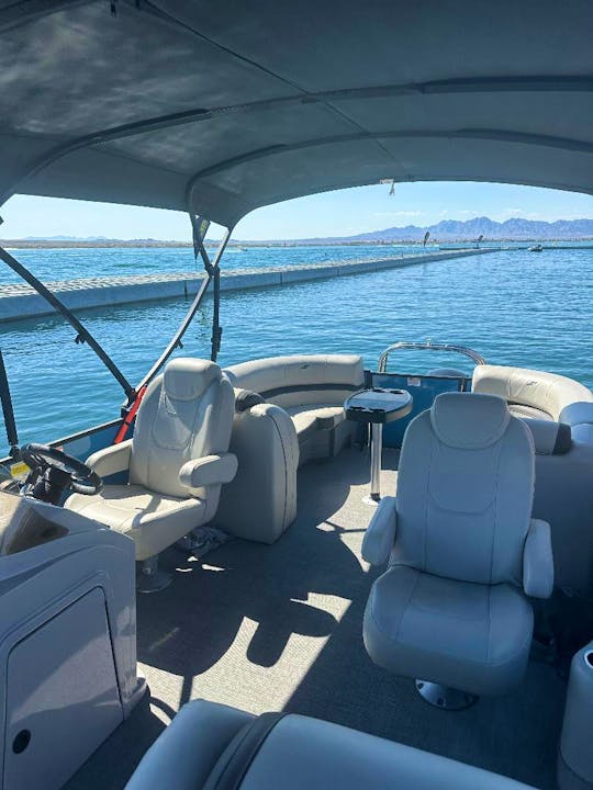 Luxury Starcraft Pontoon Boat in Lake Havasu City, Arizona 