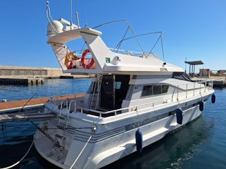 Yacht à moteur Astondoa de 50 pieds pour 12