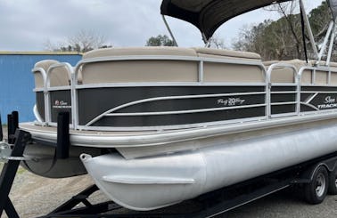 Lake Tahoe 2019 Sun Tracker 20’ Pontoon boat for 10 people
