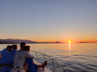 🌊 ¡Descubre la costa de Rethymnon de una manera única! 🚤 