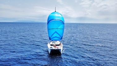 Visite de Mamma Mia en Grèce sur le catamaran Bali 4.1