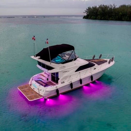 VALENTINA YACHT for 15 people in Marina de Zarpar, Boca Chica