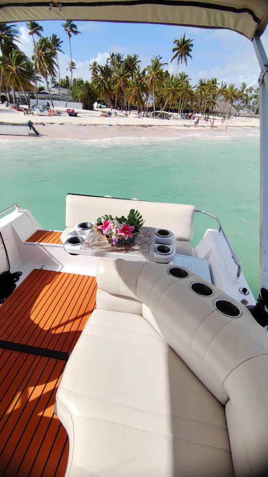 EXCURSION EN BATEAU PRIVÉ avec plongée en apnée, lagon bleu et plage sauvage.